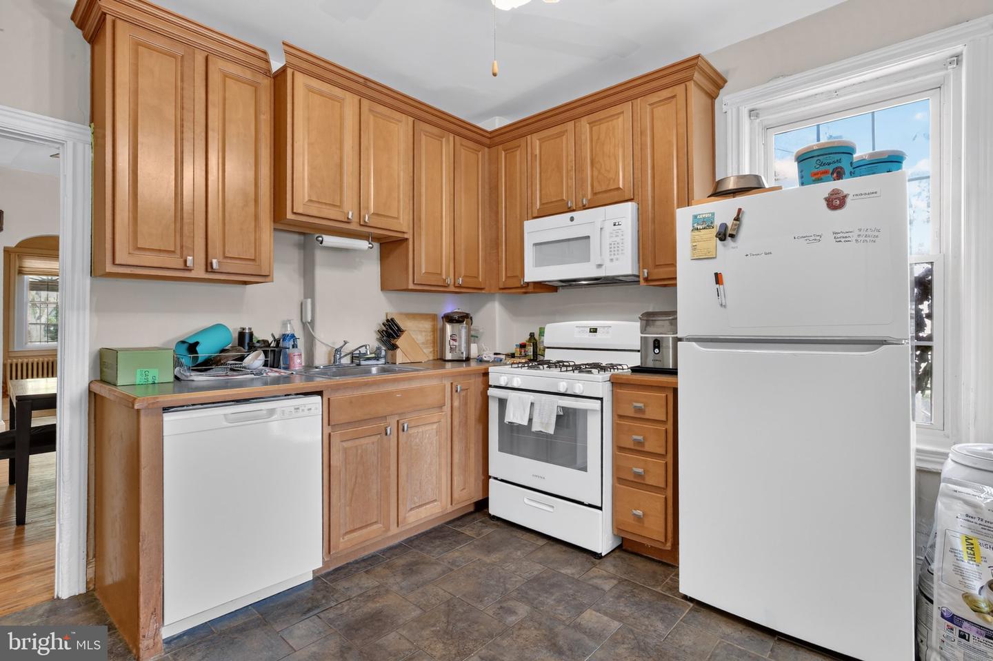 592 Martin St Property Photo 12