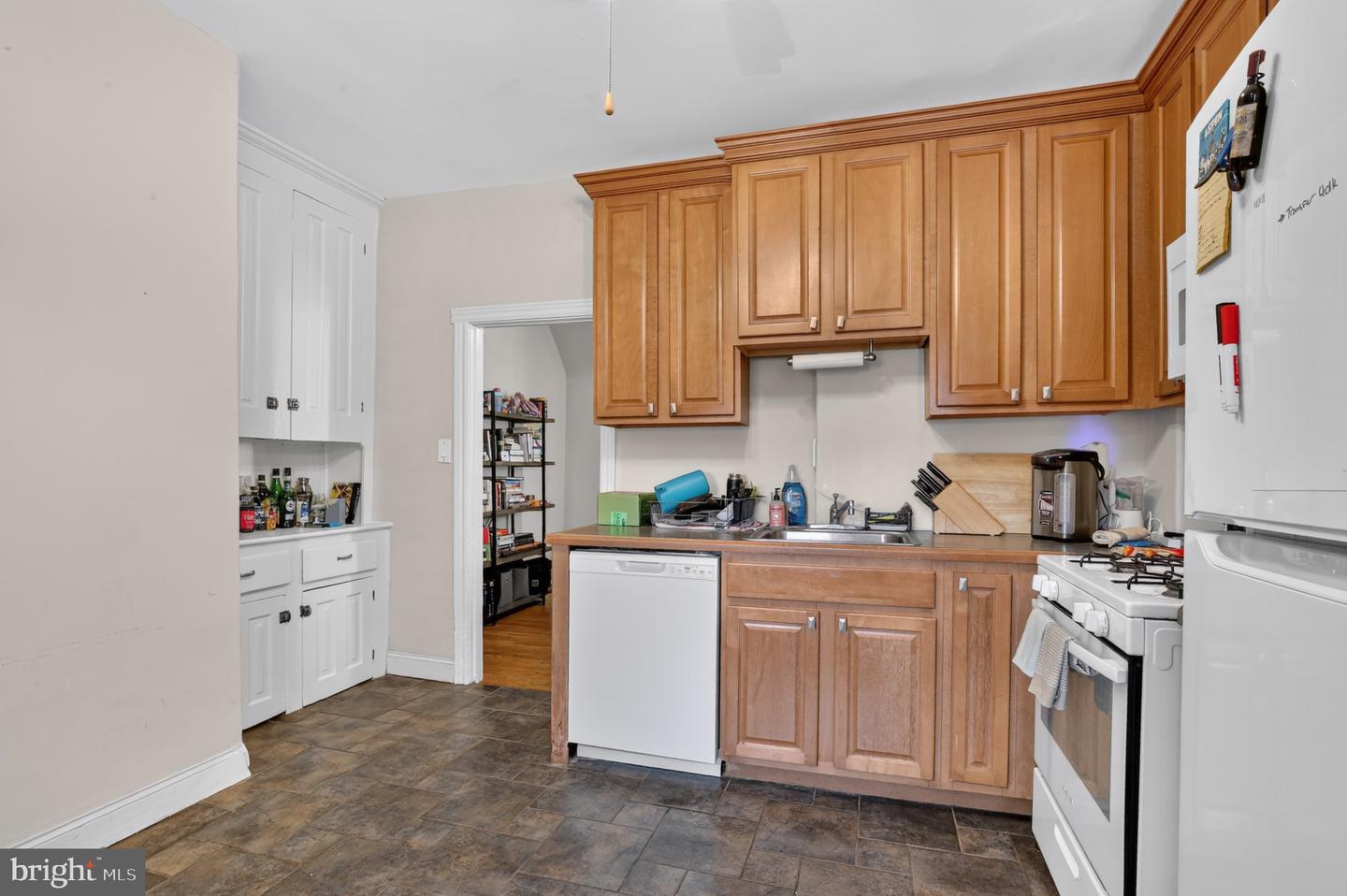 592 Martin St Property Photo 13