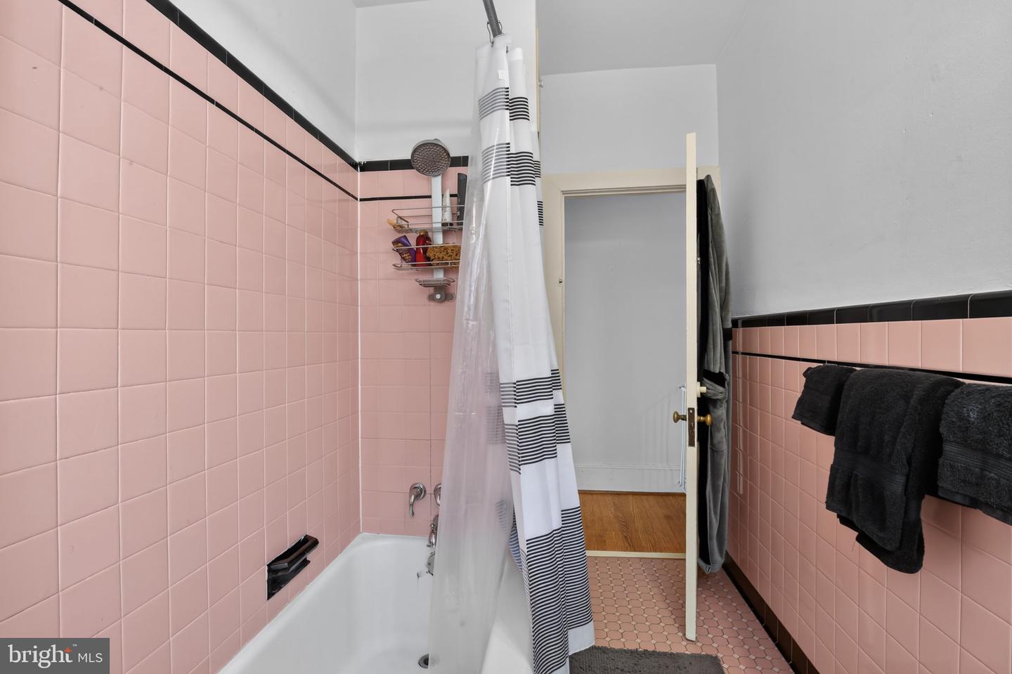 592 Martin St Property Photo 24