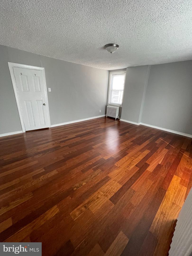 4628 Penn St Property Photo 5