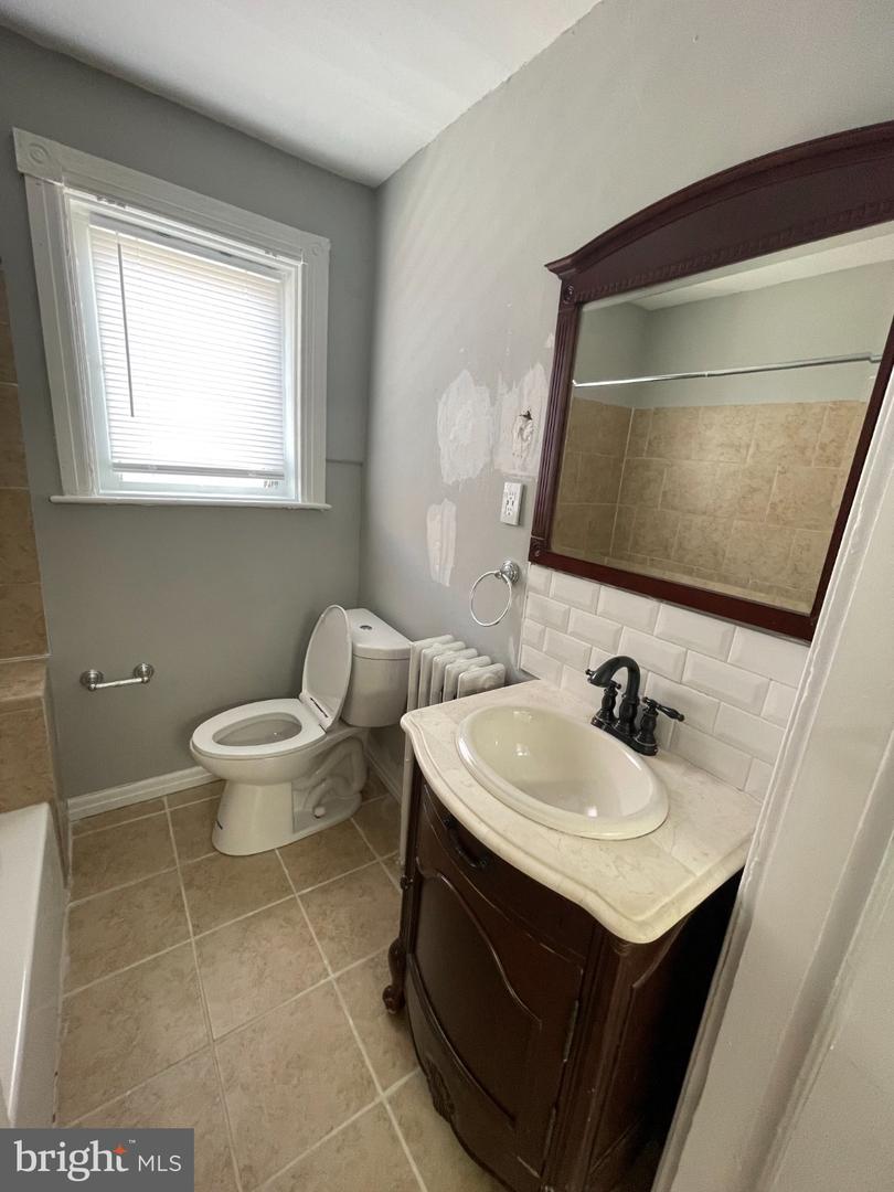 4628 Penn St Property Photo 7