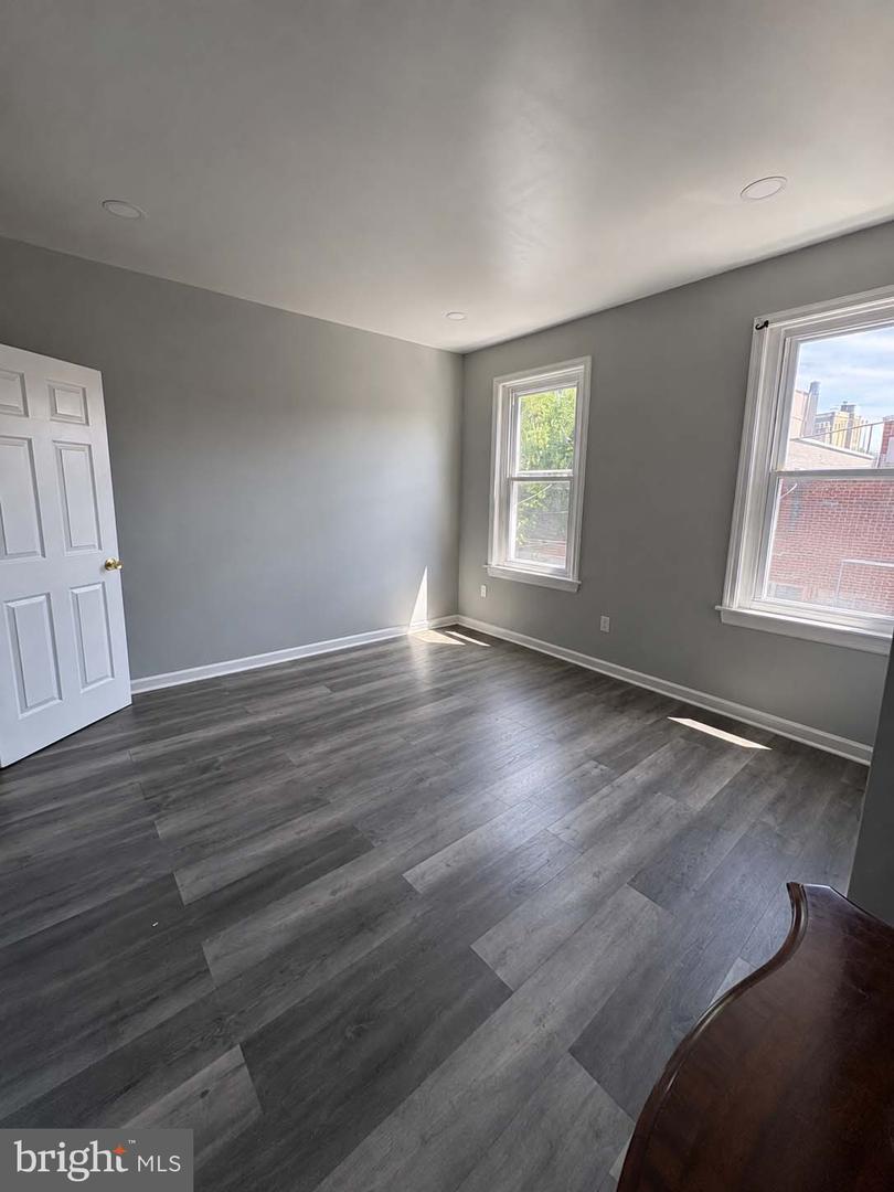 3070 Braddock St Property Photo 21
