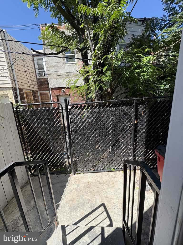 3070 Braddock St Property Photo 33