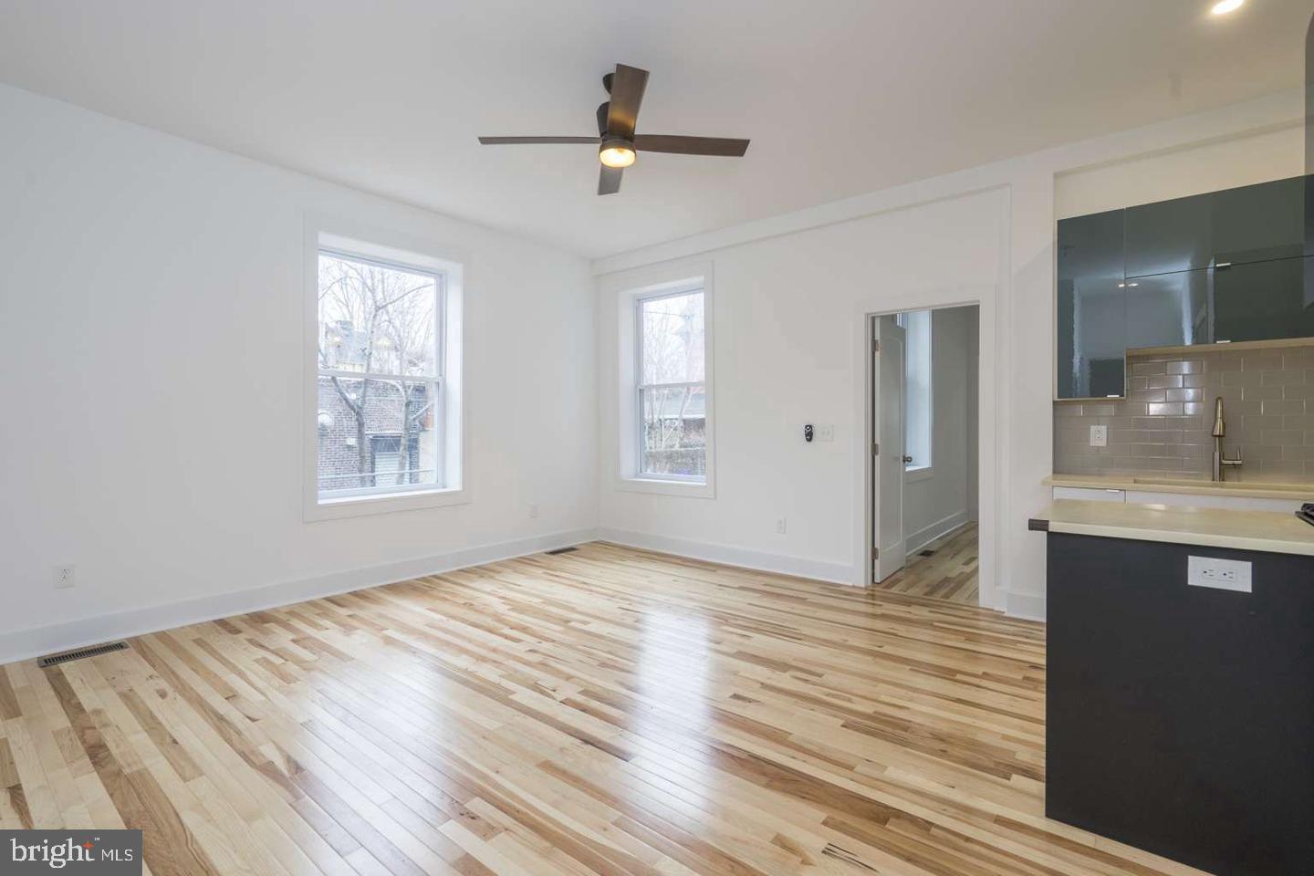 4813-15 Chester Ave Property Photo 4