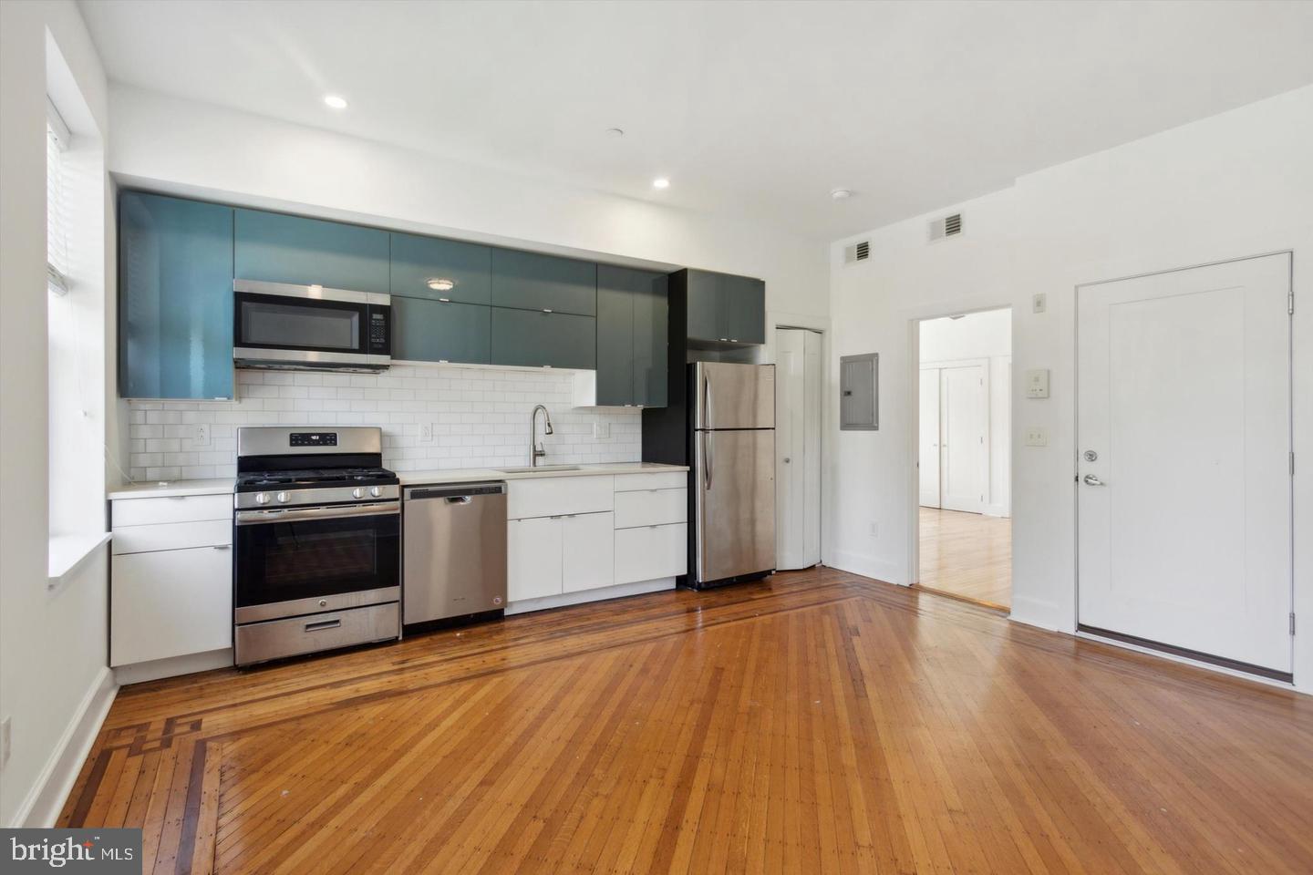 4813-15 Chester Ave Property Photo 11