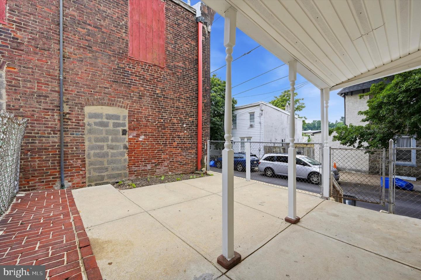 114 W Salaignac St Property Photo 24