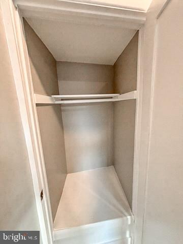 2529 Collins St Property Photo 7