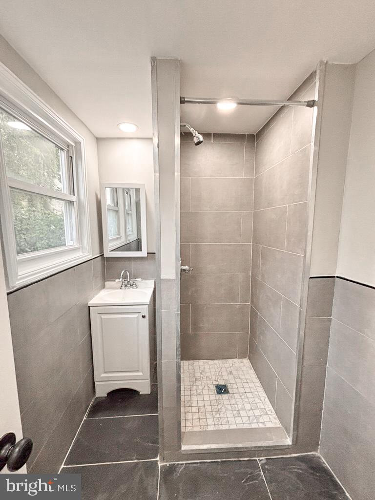 2529 Collins St Property Photo 12