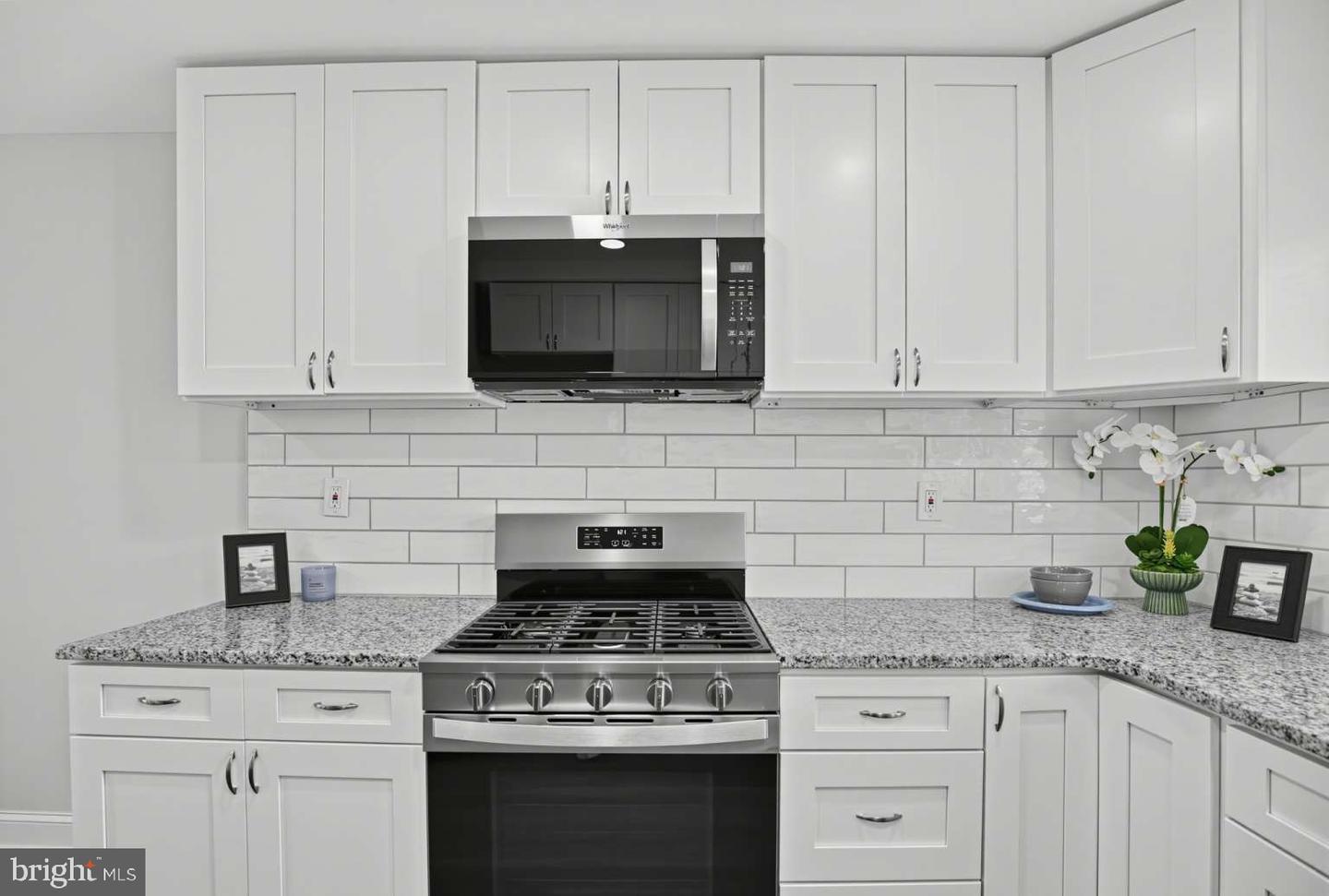 5958 Malta St Property Photo 9