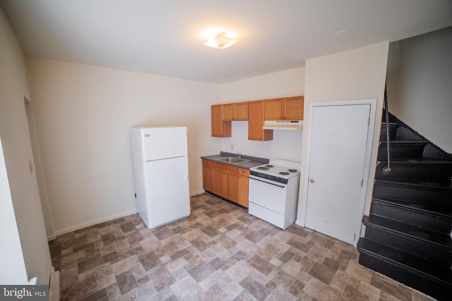 1305 N Lawrence St #6 Property Photo 3
