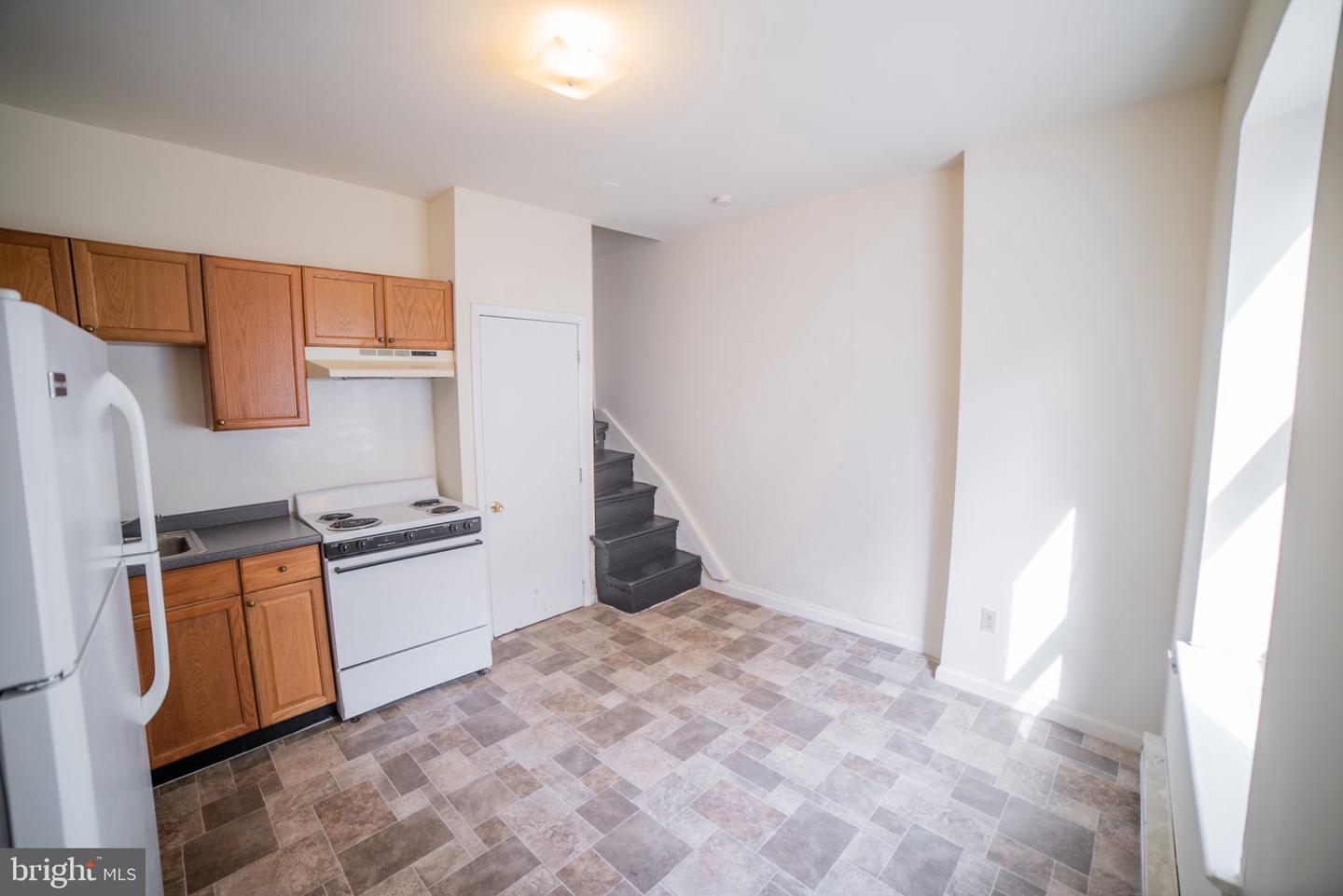1305 N Lawrence St #6 Property Photo 5