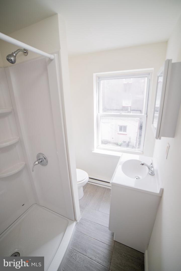 1305 N Lawrence St #6 Property Photo 9