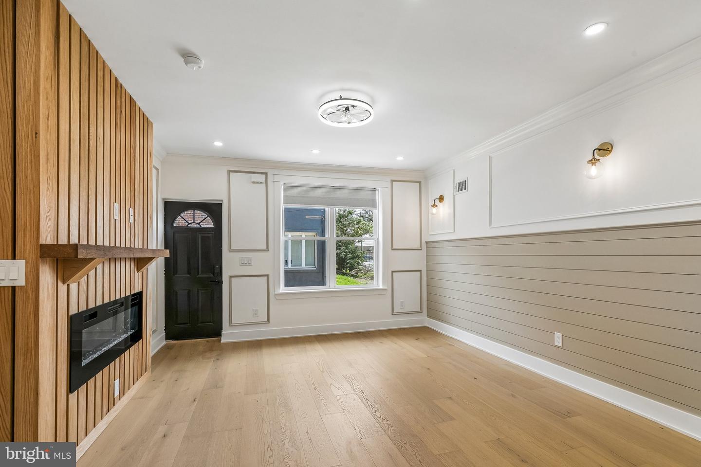 1652 S Lecount St Property Photo 8