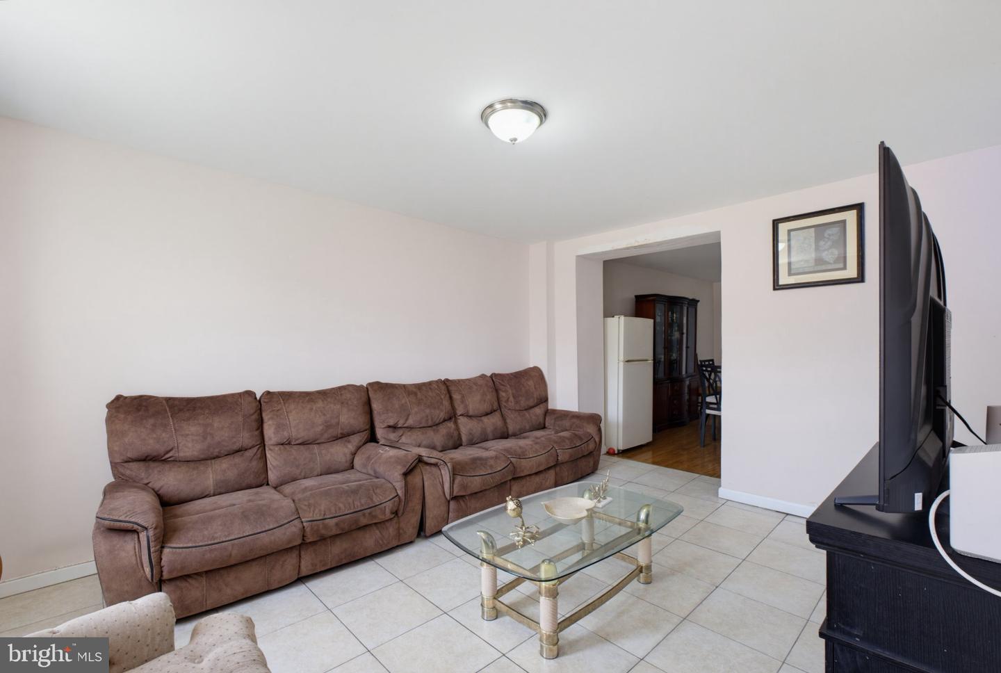 7404 Torresdale Ave Property Photo 3