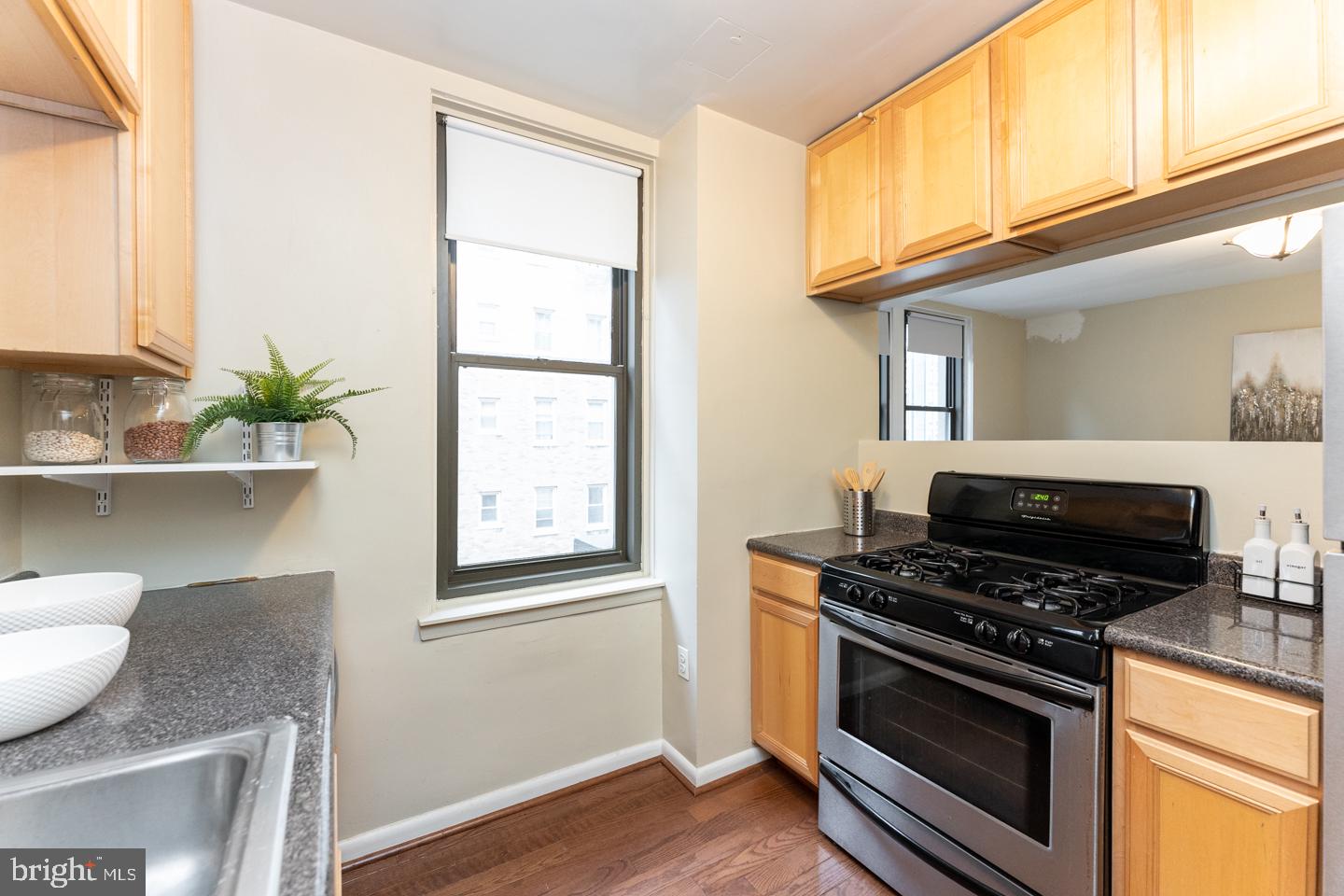 135 S 19th St #1607-08 Property Photo 7
