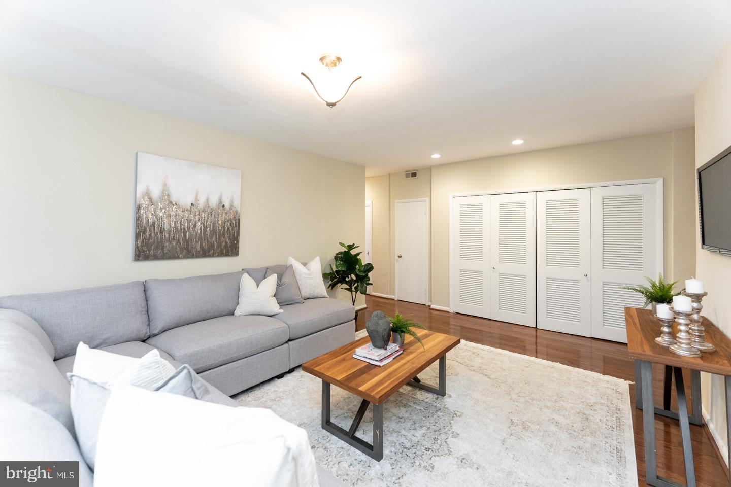 135 S 19th St #1607-08 Property Photo 11