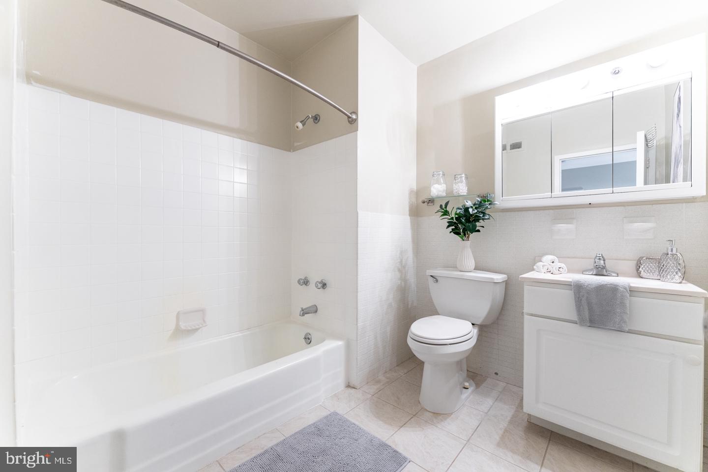 135 S 19th St #1607-08 Property Photo 15