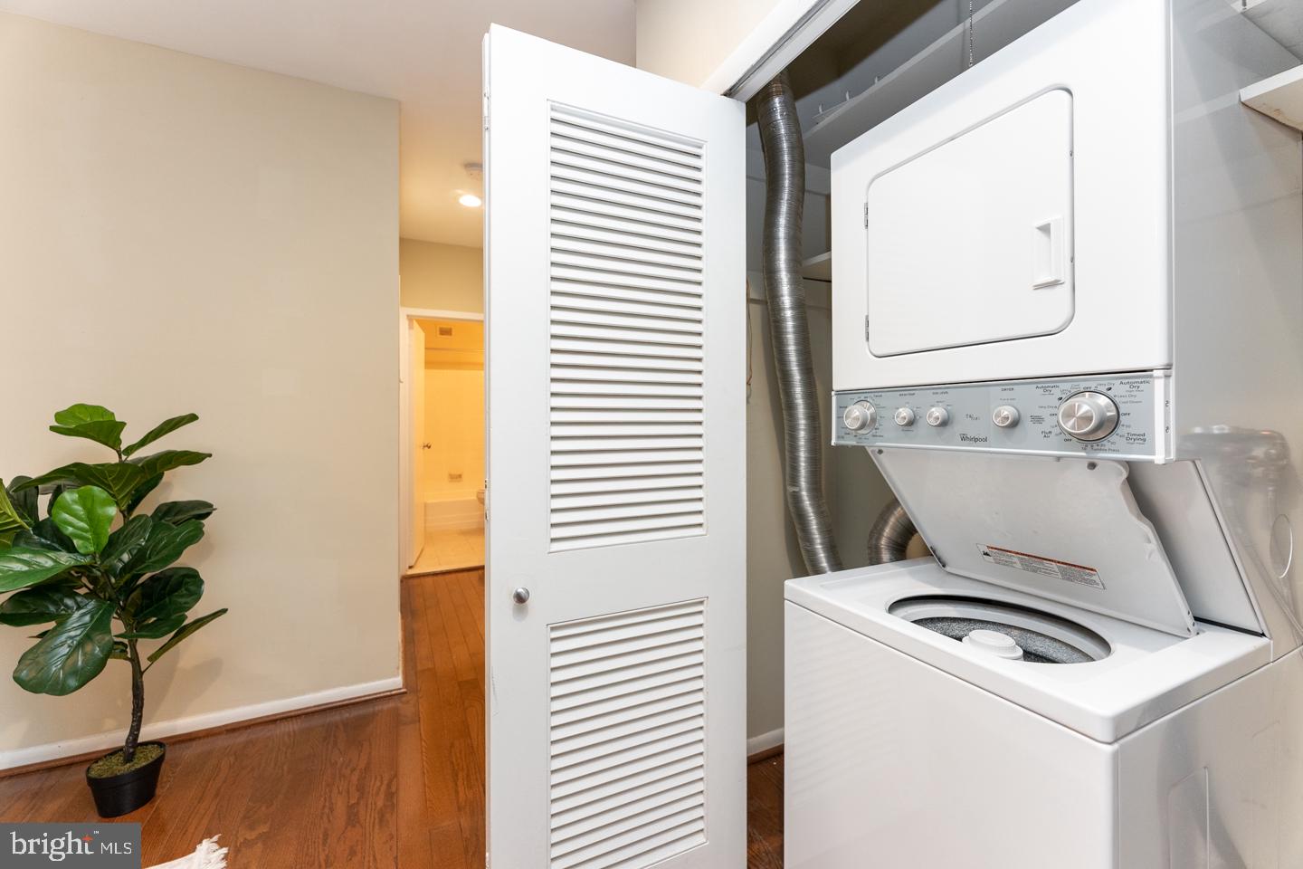 135 S 19th St #1607-08 Property Photo 19