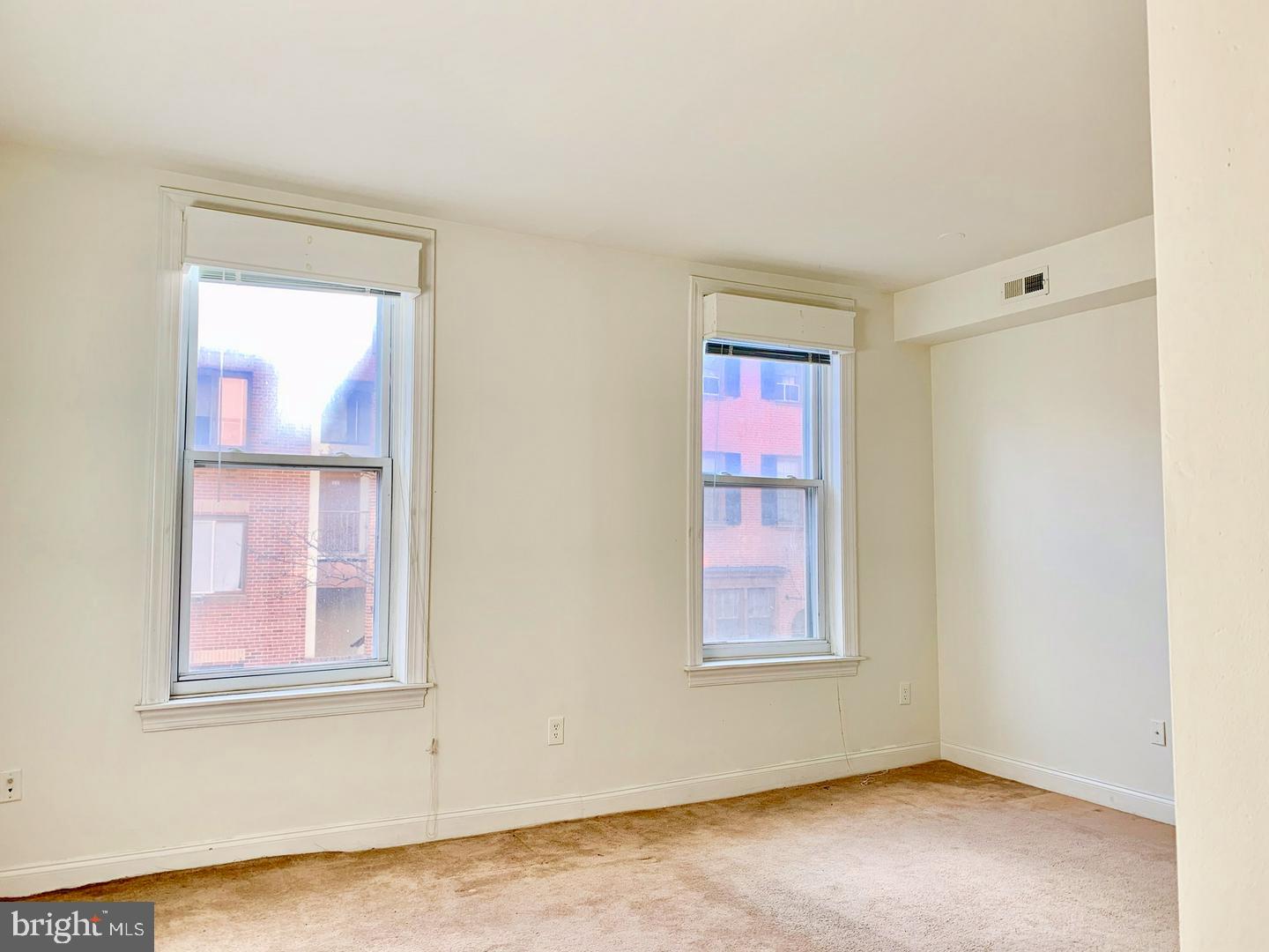 1211 Locust St #2f Property Photo 3