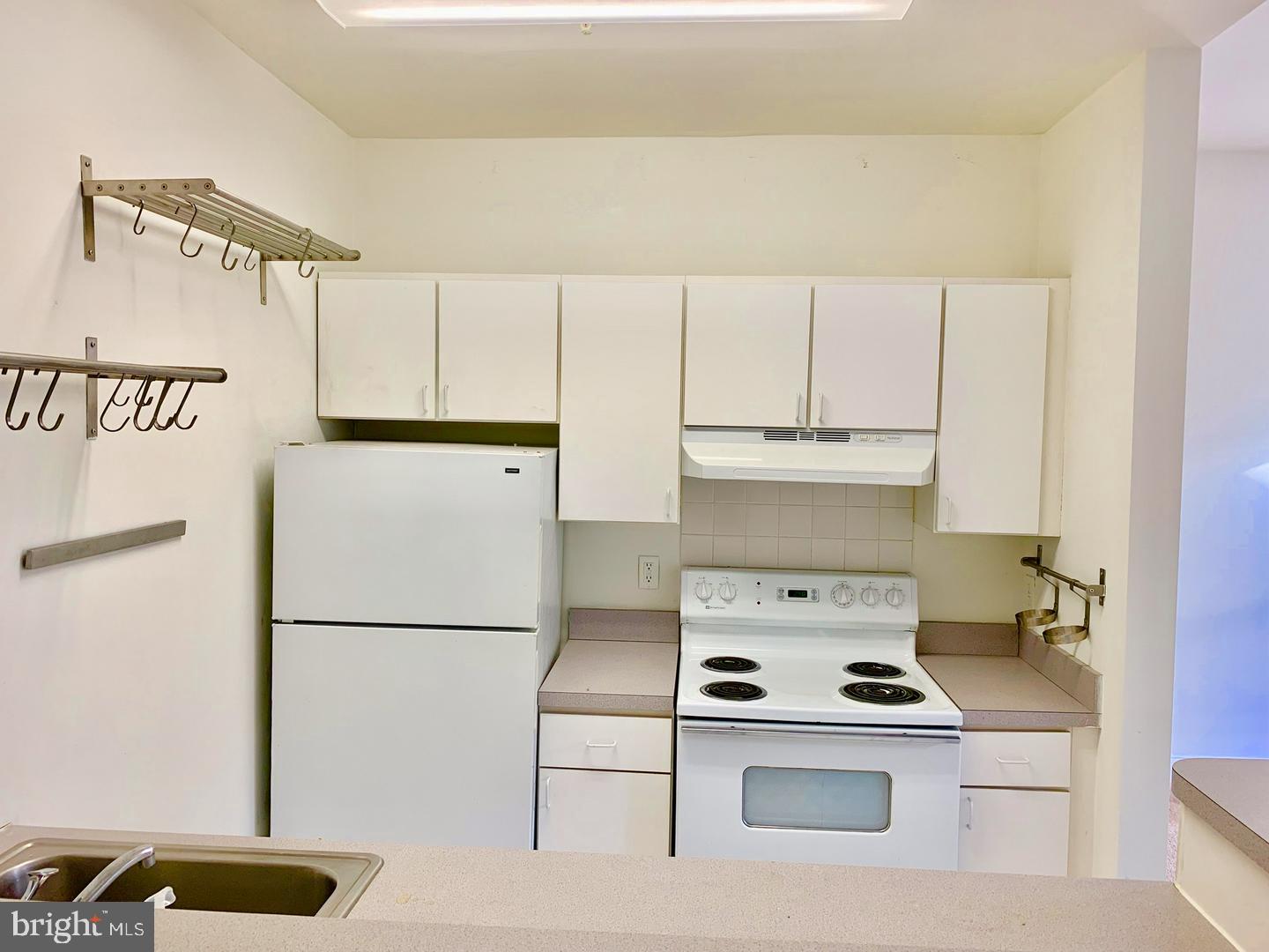 1211 Locust St #2f Property Photo 4