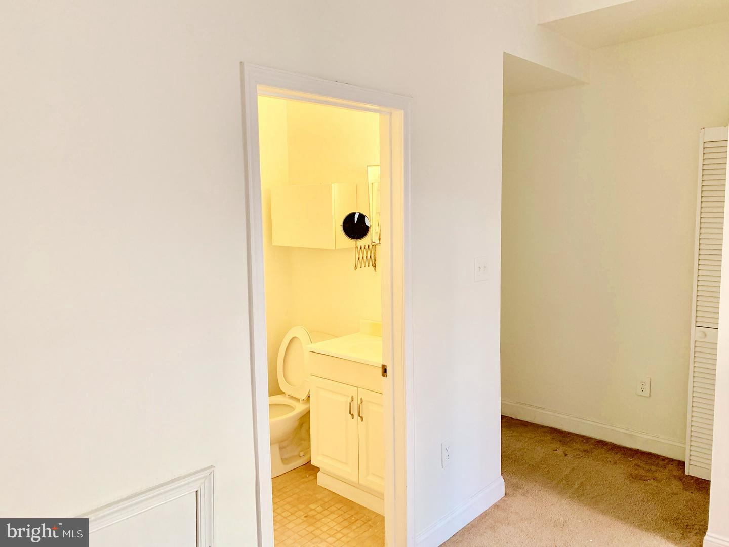 1211 Locust St #2f Property Photo 8