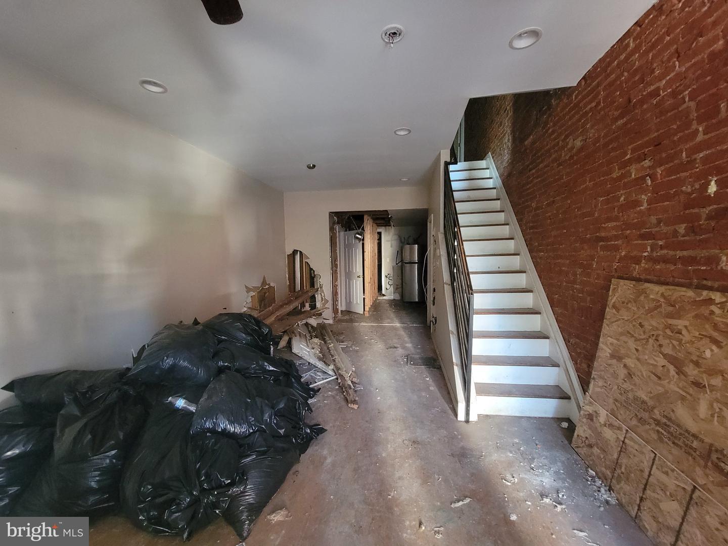 2604 Jasper St Property Photo 3
