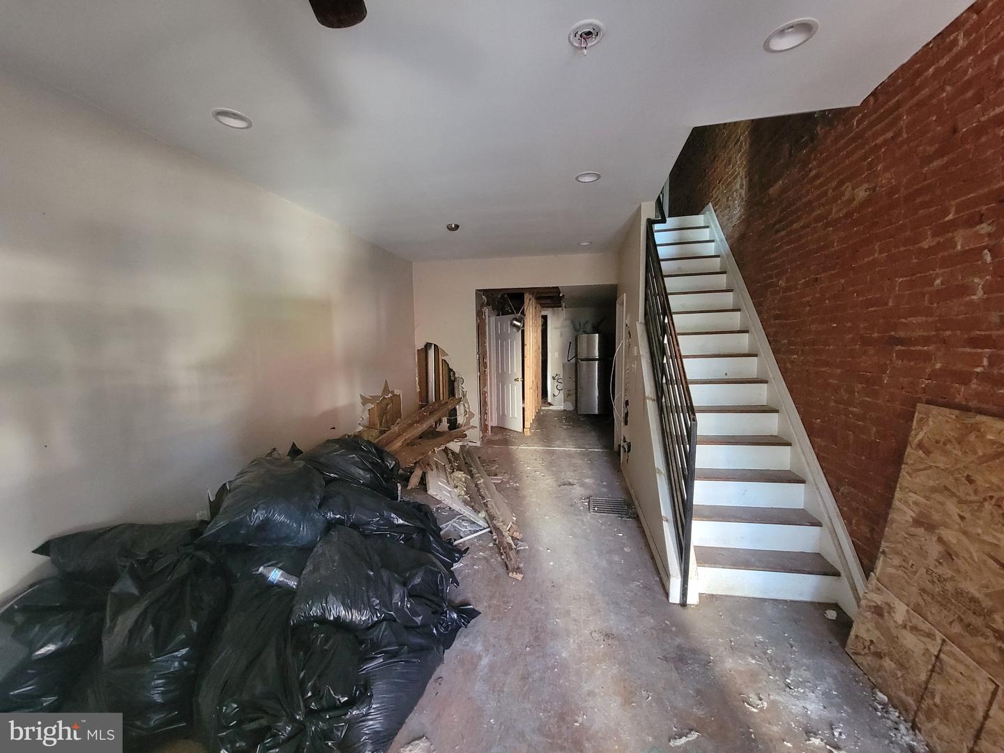 2604 Jasper St Property Photo 4