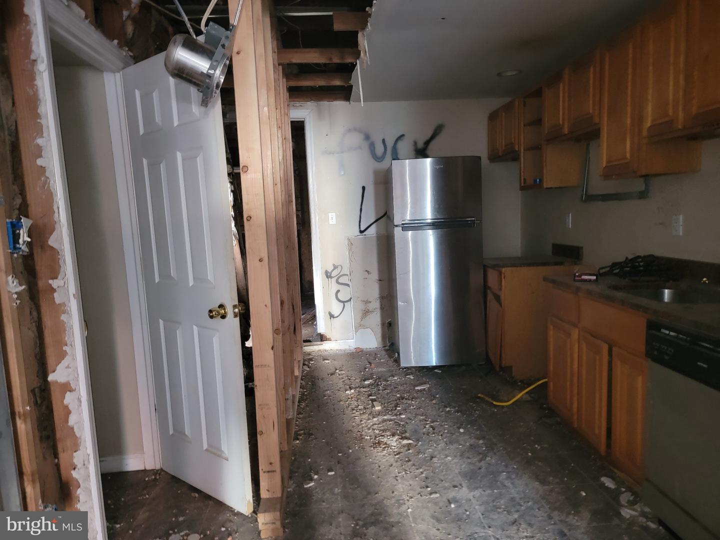 2604 Jasper St Property Photo 6
