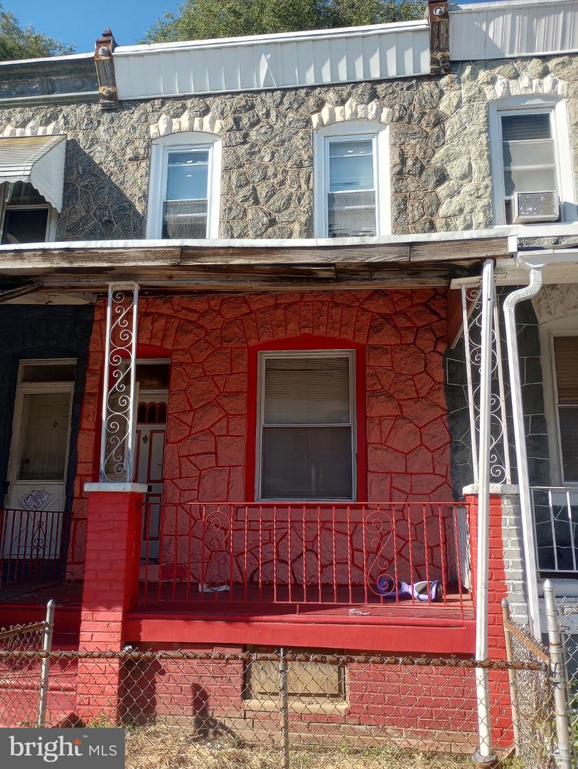 5557 LUDLOW ST Property Photo 1