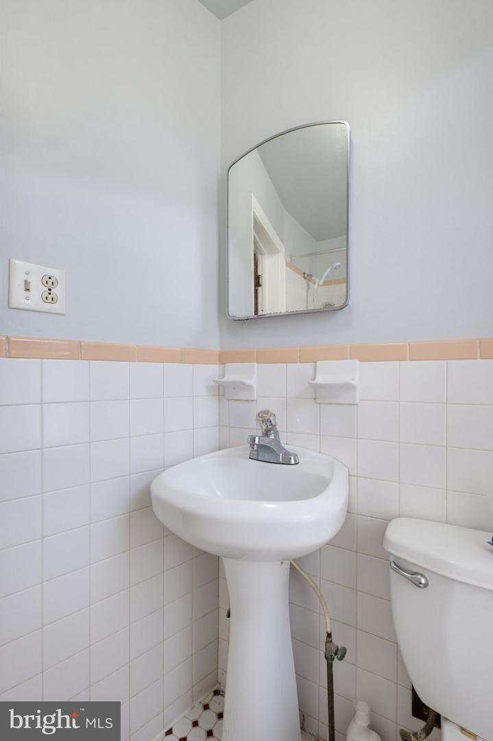 1926 E Hazzard St Property Photo 10