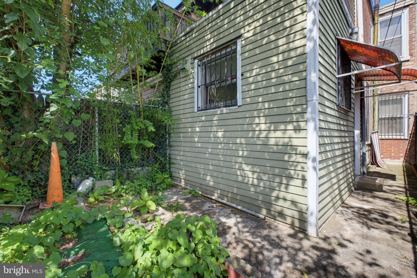 1926 E Hazzard St Property Photo 15