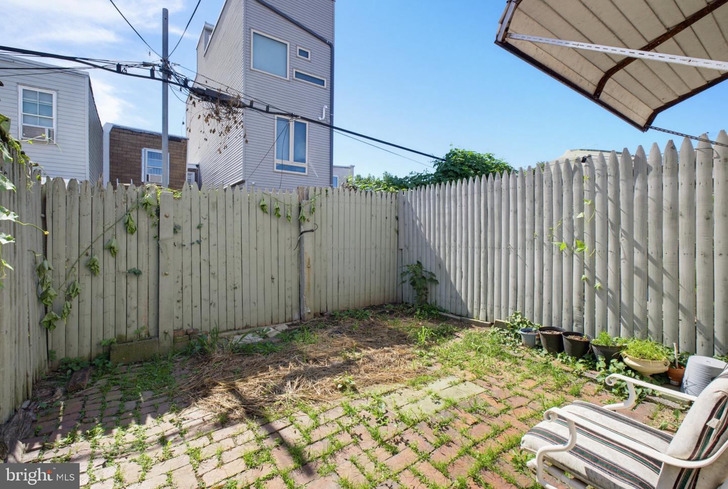 1914 E Hazzard St Property Photo 15