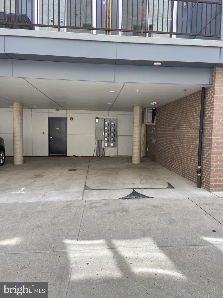 907-00 Leland St #3f Property Photo 3