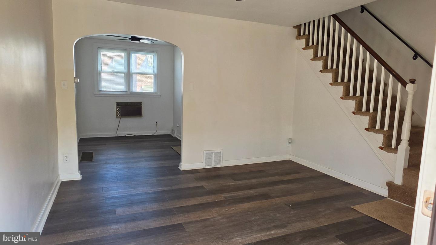 4615 Weymouth Property Photo 4