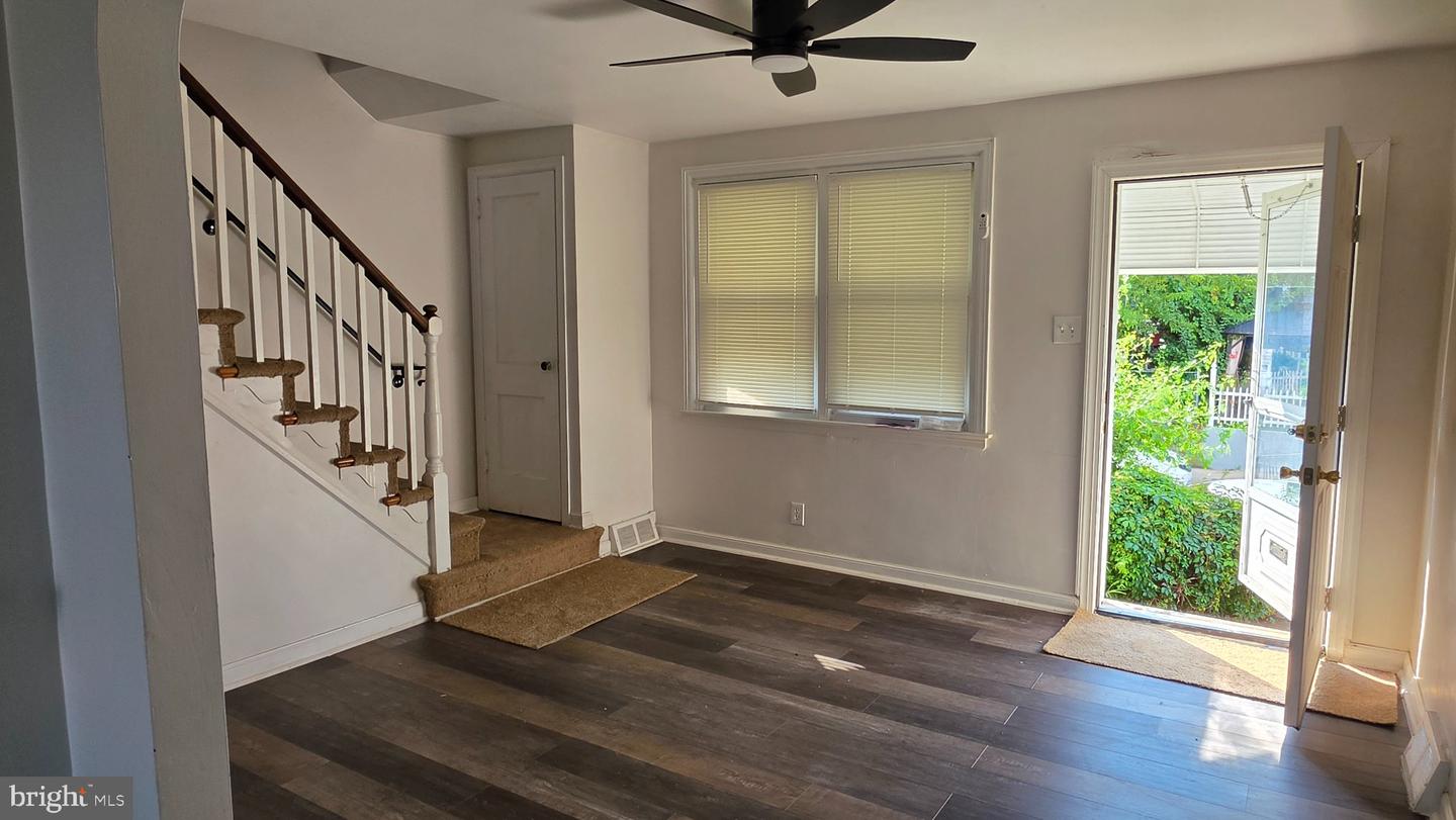 4615 Weymouth Property Photo 5