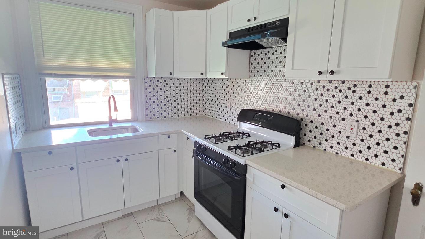 4615 Weymouth Property Photo 9