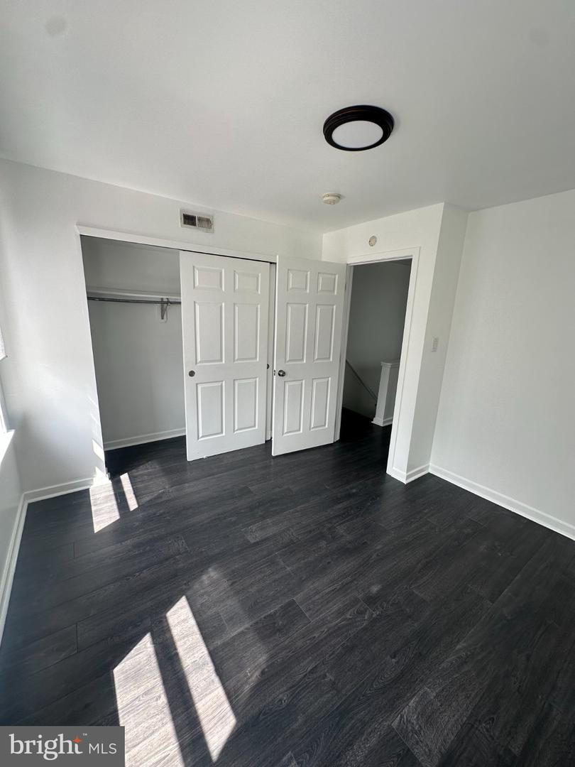 1917 W Master St Property Photo 6