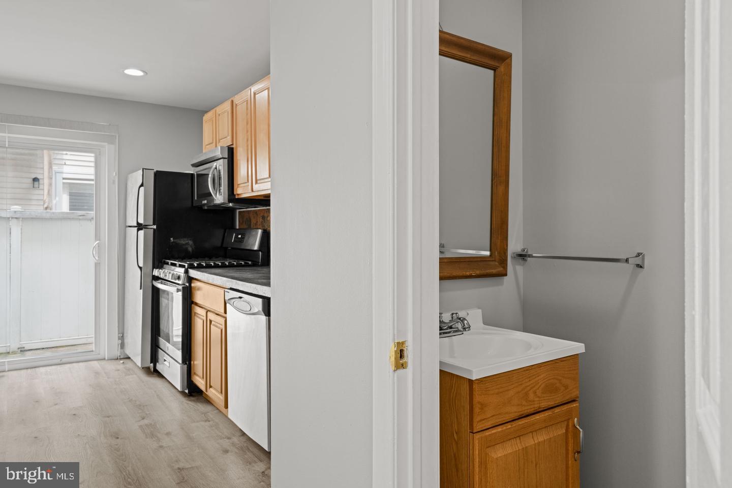 2310 E Cabot St Property Photo 5