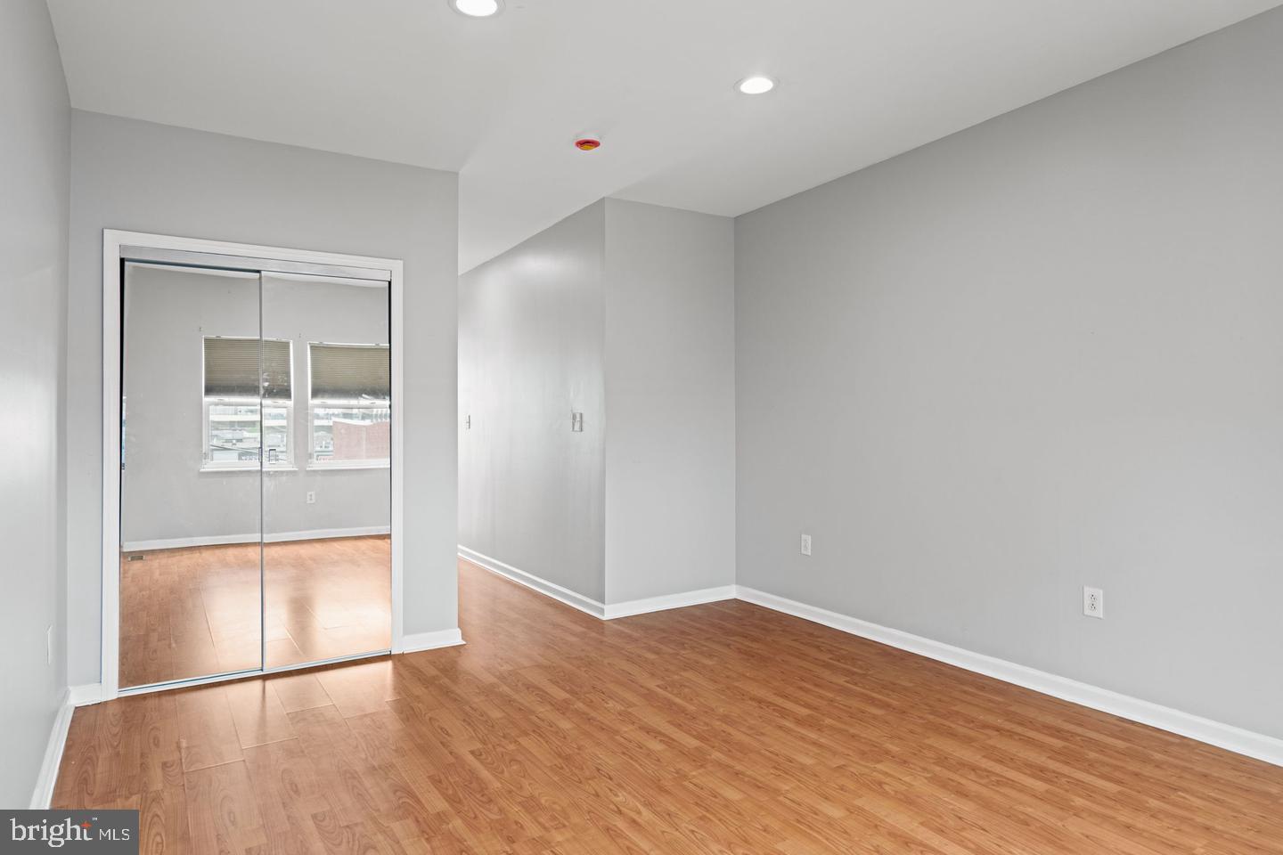 2310 E Cabot St Property Photo 24