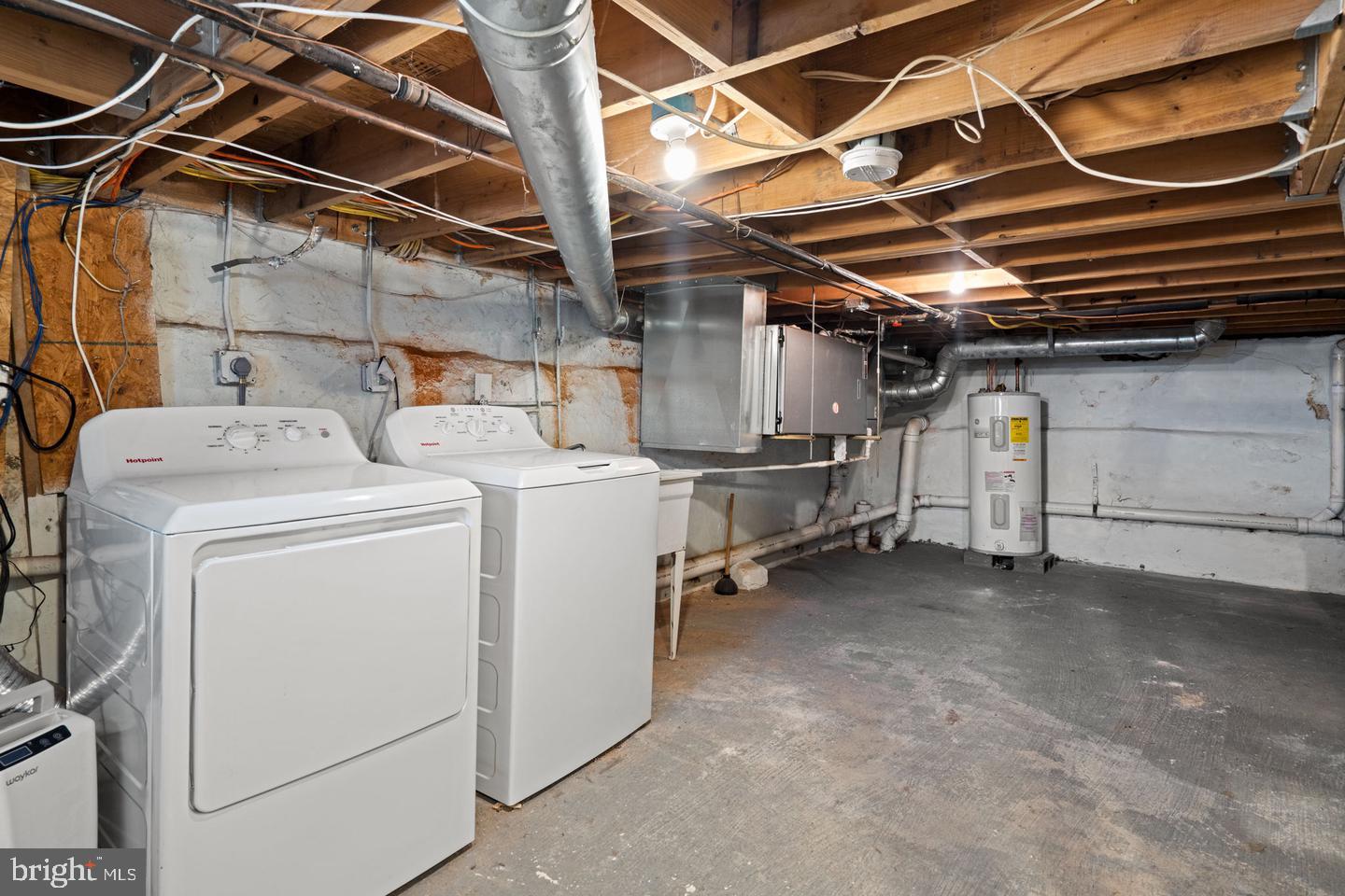 2310 E Cabot St Property Photo 27