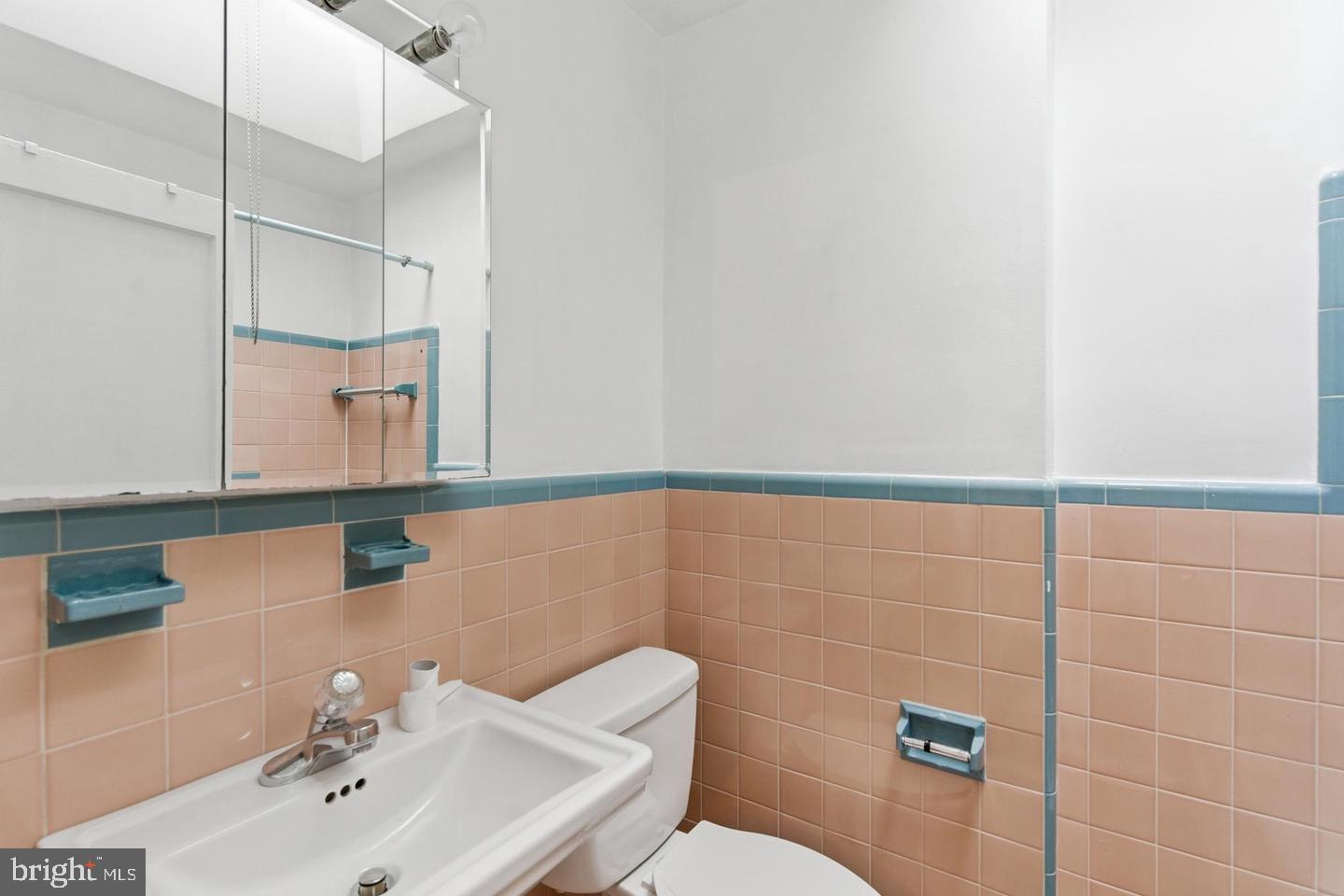 7020 Kindred St Property Photo 15