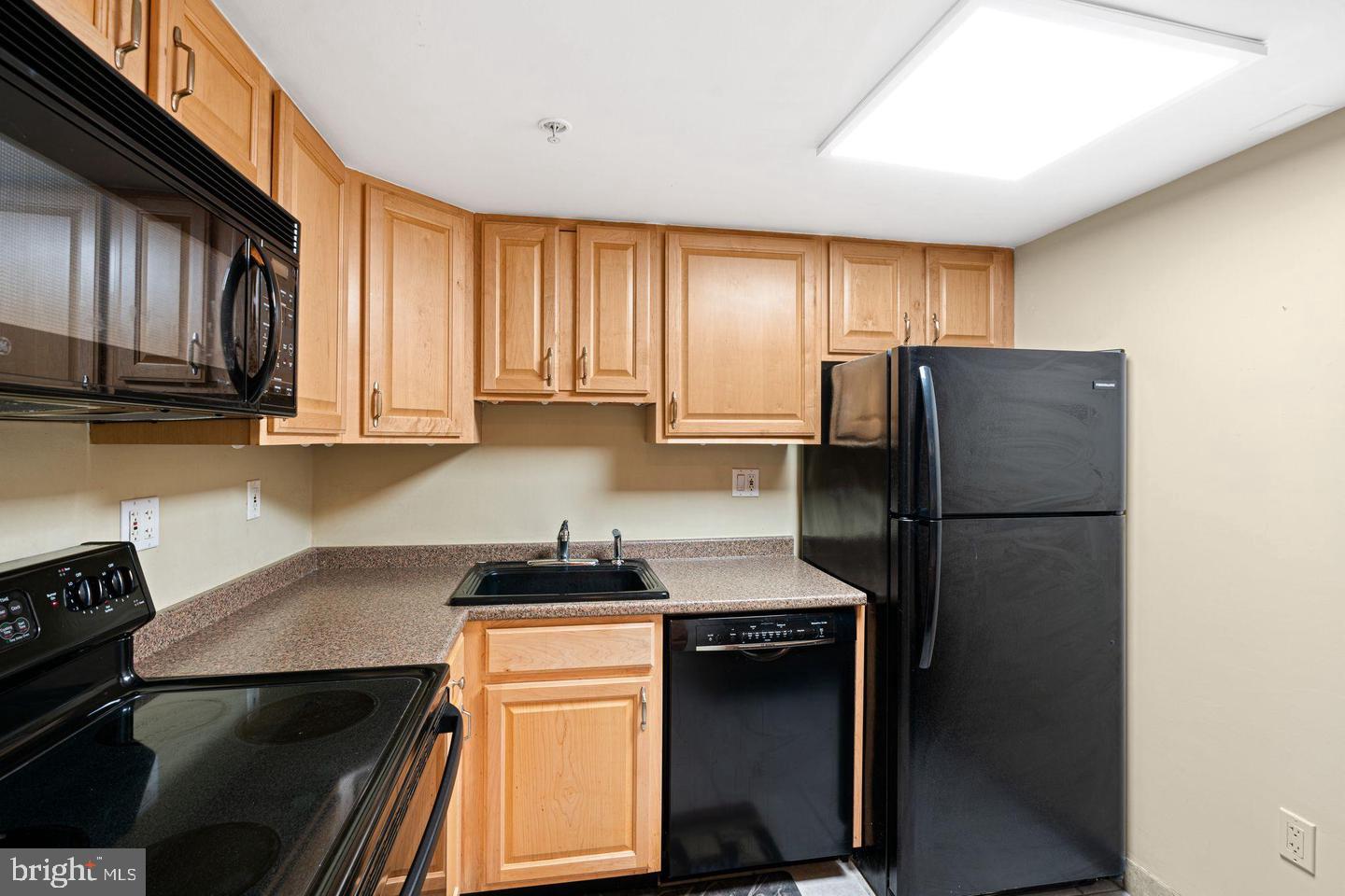2001 Hamilton St #723 Property Photo 4