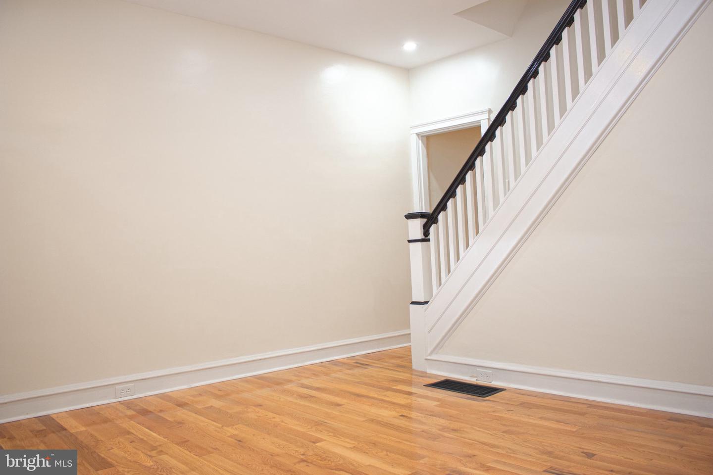 404 Delmar St Property Photo 13