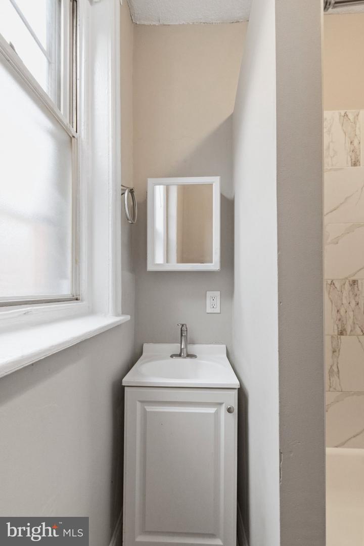 5324 Greenway Ave Property Photo 16