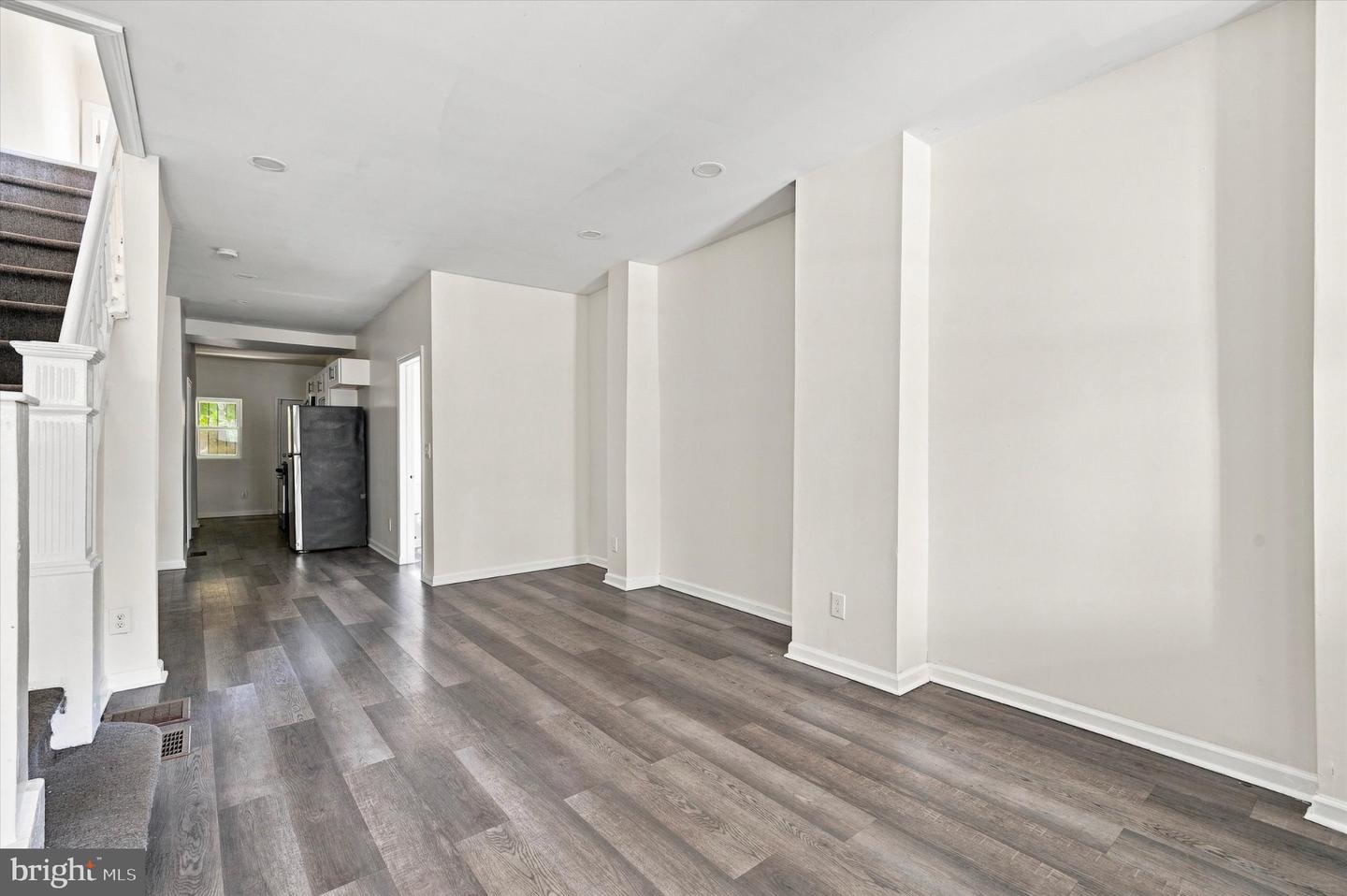 6070 Upland St Property Photo 7