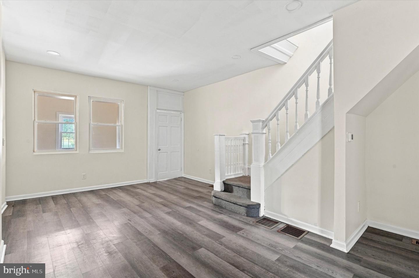 6070 Upland St Property Photo 9