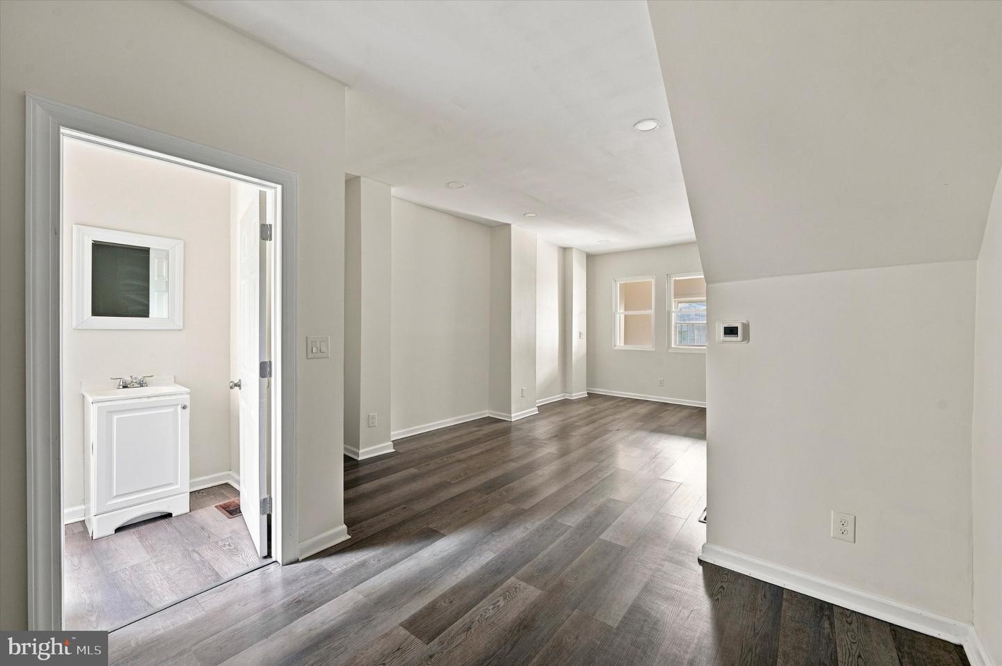 6070 Upland St Property Photo 12
