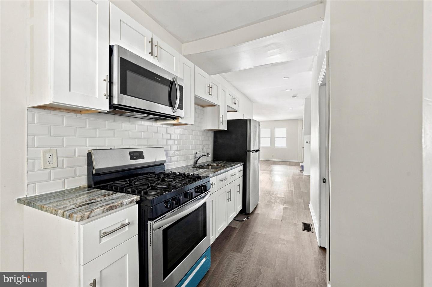 6070 Upland St Property Photo 14