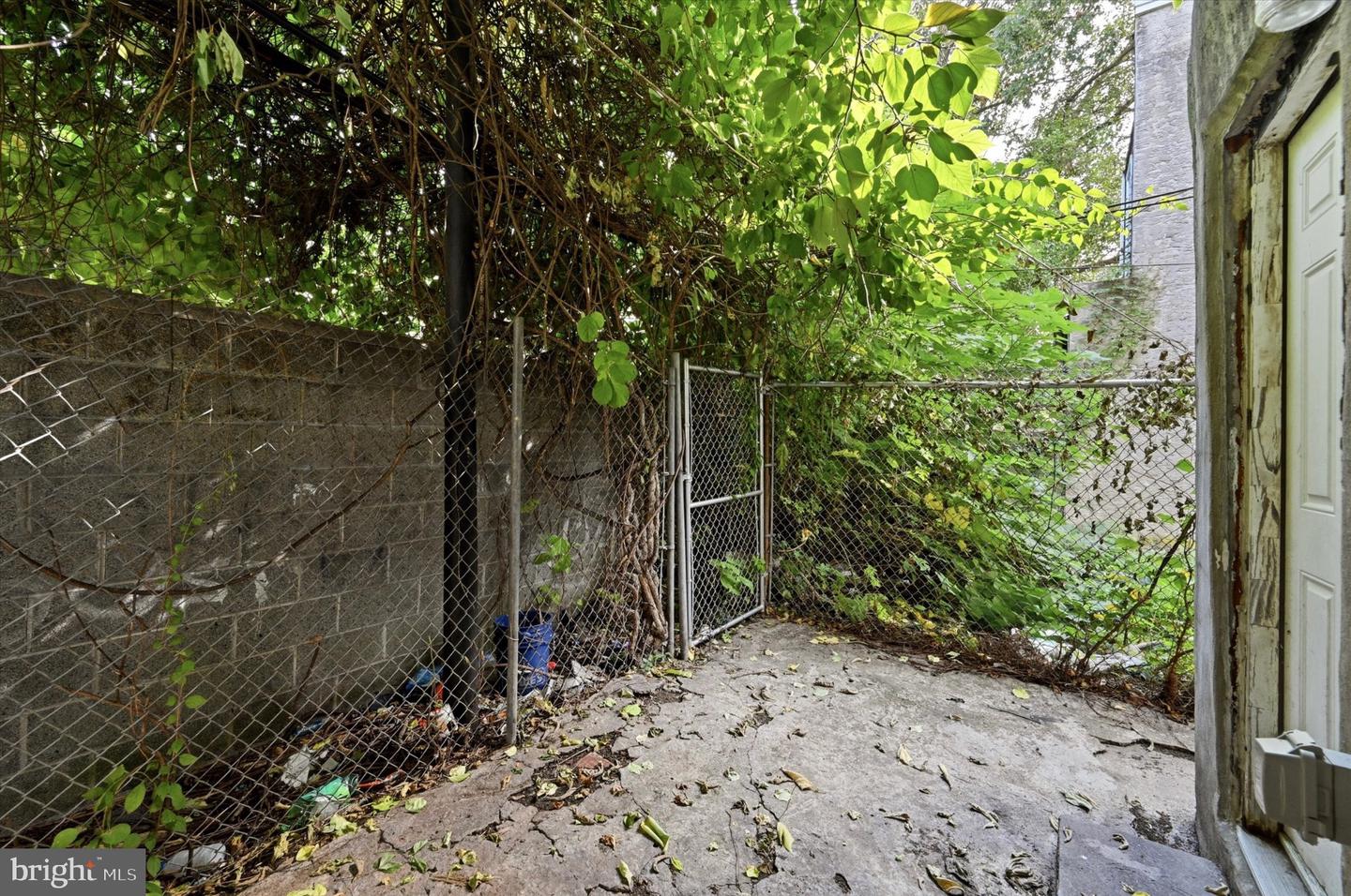 6070 Upland St Property Photo 27