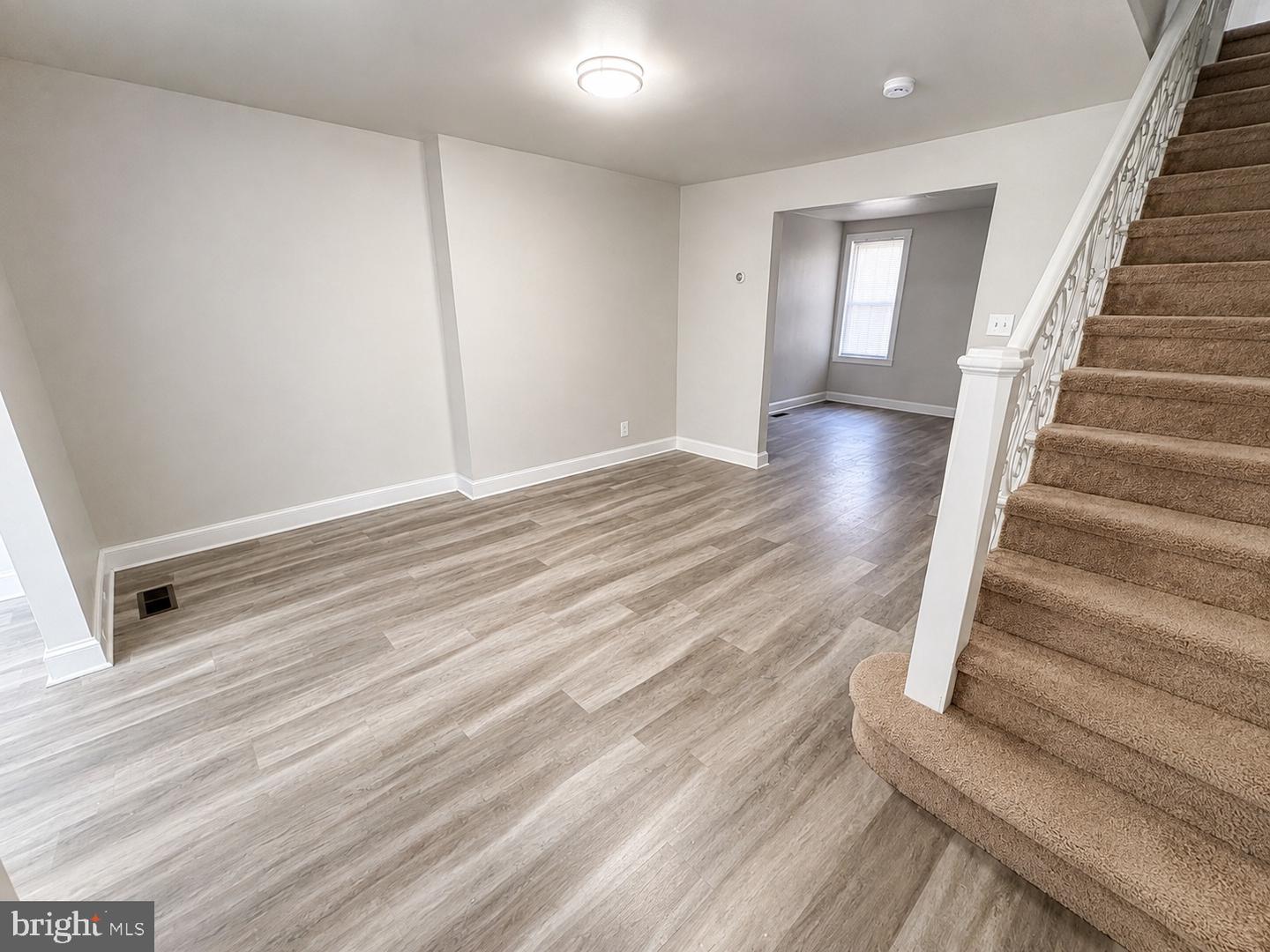 4047 Howland St Property Photo 6